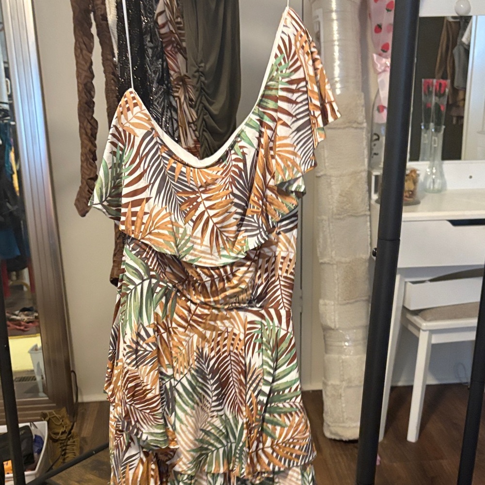 Francesca's Collections Asymmetrical Leaf Print Dress - Green, Brown, White
